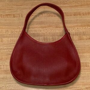 Small Red Leather Ergonomic Shoulder Look-Alike Bag in Excellent Condition